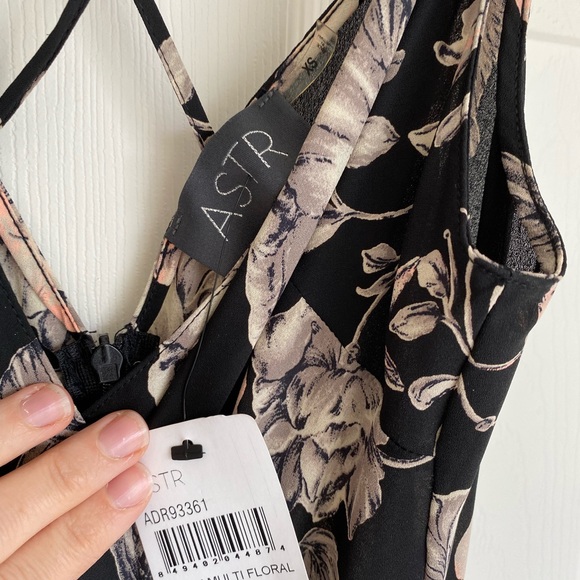 Floral wrap dress - Picture 5 of 5